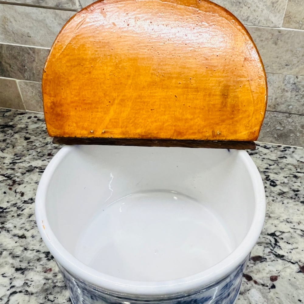 Salt Cellar/box - Picture 2 of 6